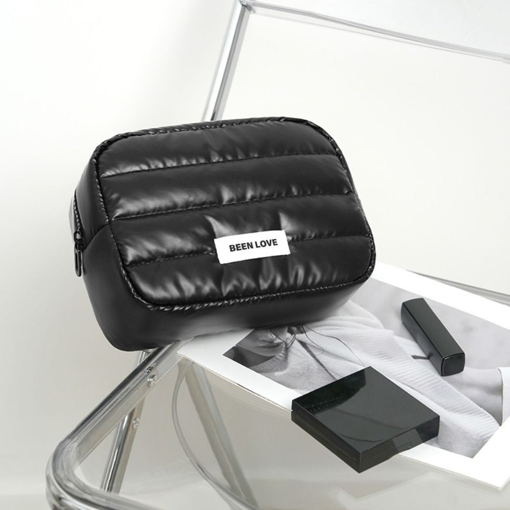 Portable Down Puffy Makeup Bag - Skincare D'Alba recension och pris