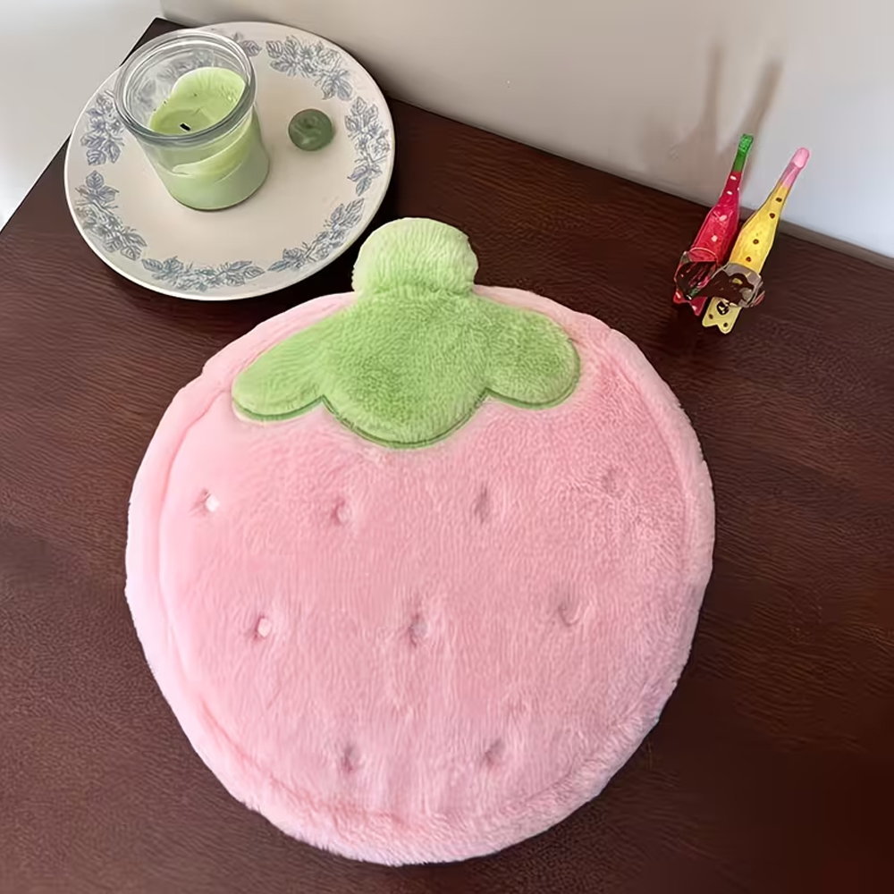 Strawberry-Shaped Plush Large- - Skincare D'Alba recension och pris