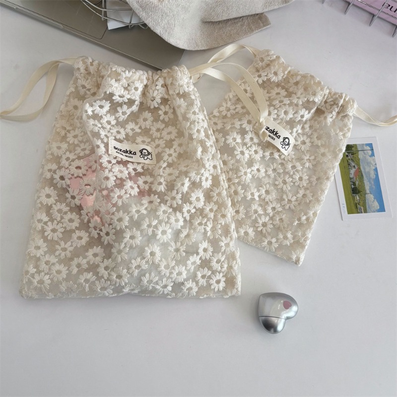 Drawstring Makeup Bag Lace Emb - Skincare D'Alba recension och pris