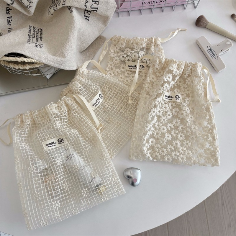 Drawstring Makeup Bag Lace Emb - Skincare D'Alba recension och pris
