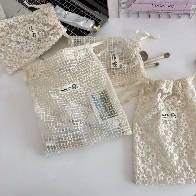 Drawstring Makeup Bag Lace Emb - Skincare D'Alba recension och pris